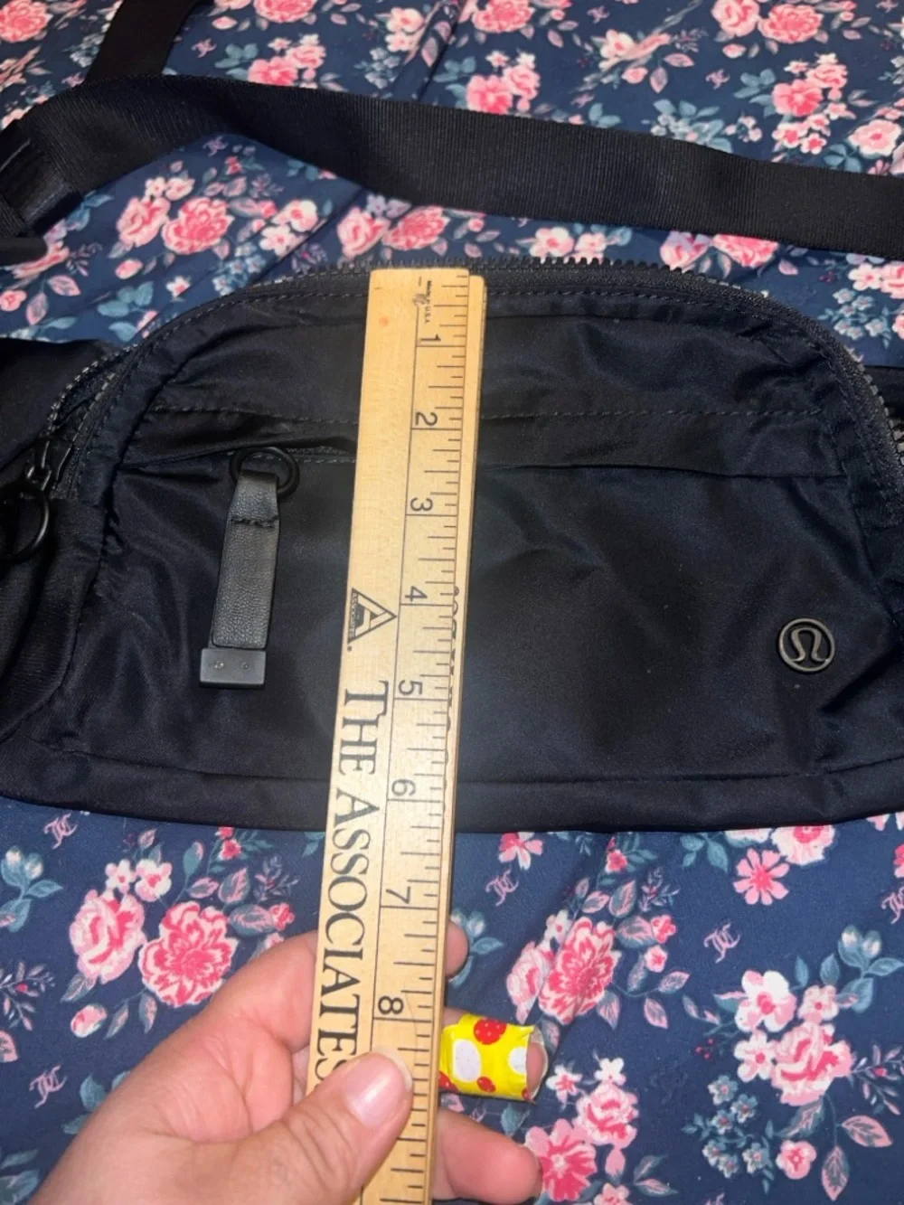 Lululemon everywhere belt bag - Picture 9 of 10